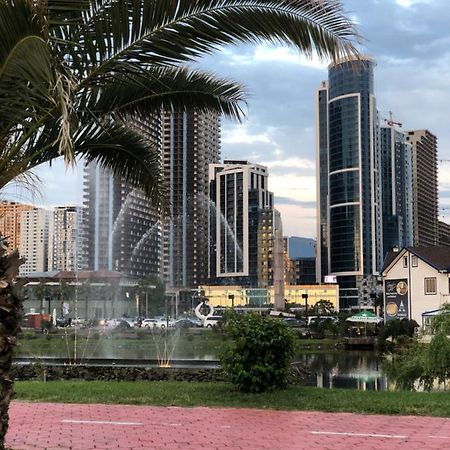 Апартамент У Моря Batumi Zewnętrze zdjęcie